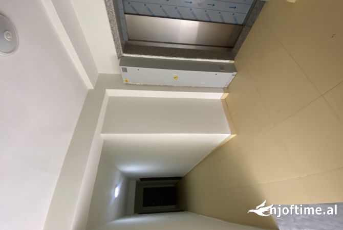 Shtepi ne shitje Apartament ne Tirane, 1+1, Mobilimi Bosh, pa mobiluar, Pagesa 74,000  Euro.