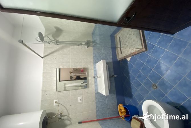 Shtepi ne shitje Apartament ne Tirane, 2+1, Mobilimi E mobiluar, Pagesa 110,000  Euro.