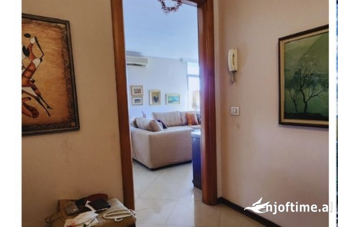 Shtepi me qera 2+1 ne Tirane - 1,100 Euro