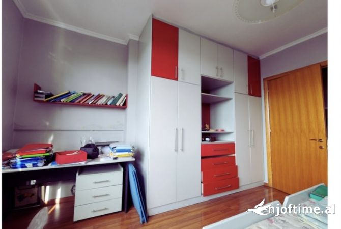 Shtepi me qera 2+1 ne Tirane - 1,100 Euro