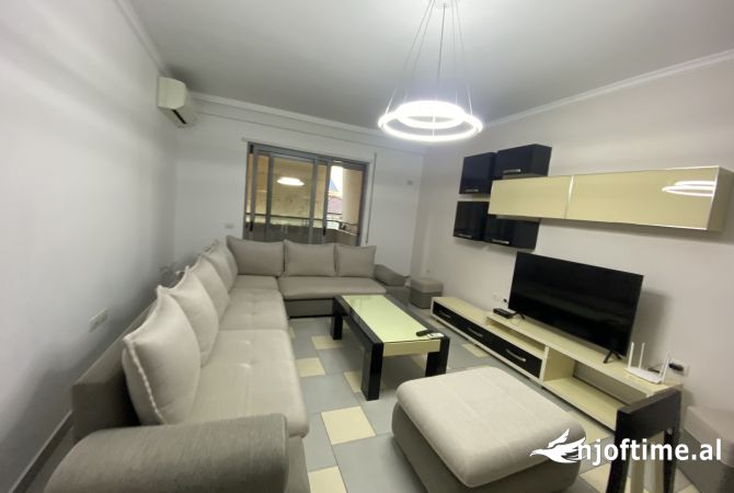 Shtepi me qera 3+1 ne Tirane - 800 Euro
