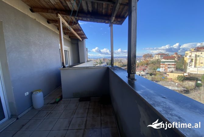 Shtepi ne shitje Apartament ne Tirane, 1+1, Mobilimi Bosh, pa mobiluar, Pagesa 70,000  Euro.