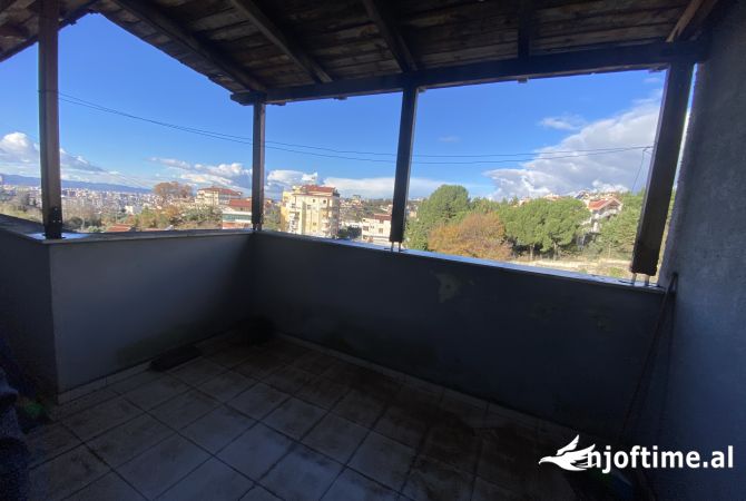 Shtepi ne shitje Apartament ne Tirane, 1+1, Mobilimi Bosh, pa mobiluar, Pagesa 70,000  Euro.