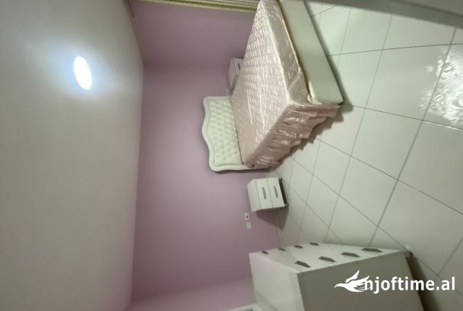 Shtepi me qera Shtepi Private ne Tirane, 2+1, Mobilimi E mobiluar, Pagesa 500  Euro.