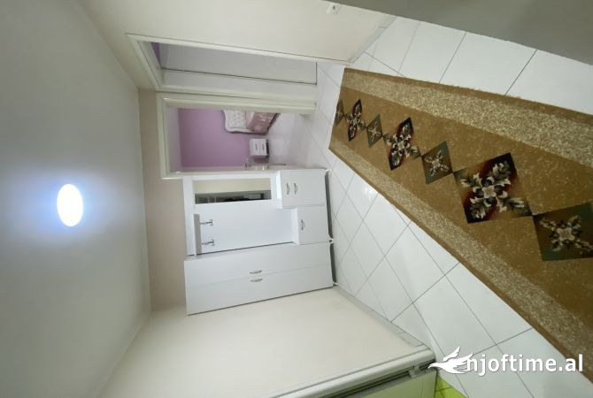 Shtepi me qera Shtepi Private ne Tirane, 2+1, Mobilimi E mobiluar, Pagesa 500  Euro.