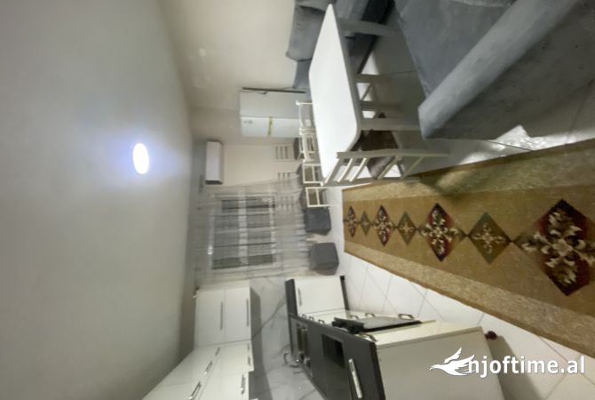 Shtepi me qera Shtepi Private ne Tirane, 2+1, Mobilimi E mobiluar, Pagesa 500  Euro.