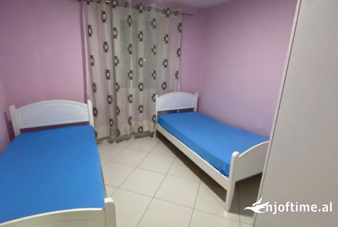 Shtepi me qera Shtepi Private ne Tirane, 2+1, Mobilimi E mobiluar, Pagesa 500  Euro.