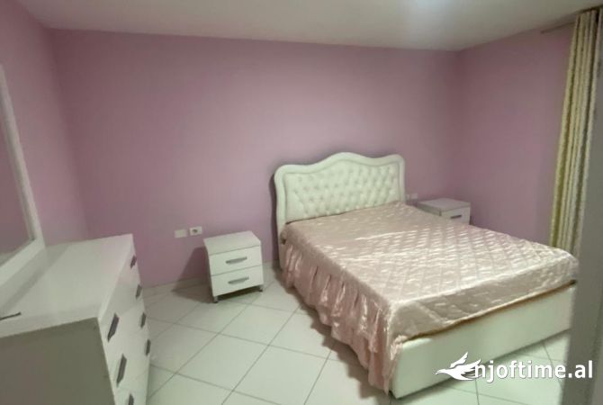 Shtepi me qera Shtepi Private ne Tirane, 2+1, Mobilimi E mobiluar, Pagesa 500  Euro.