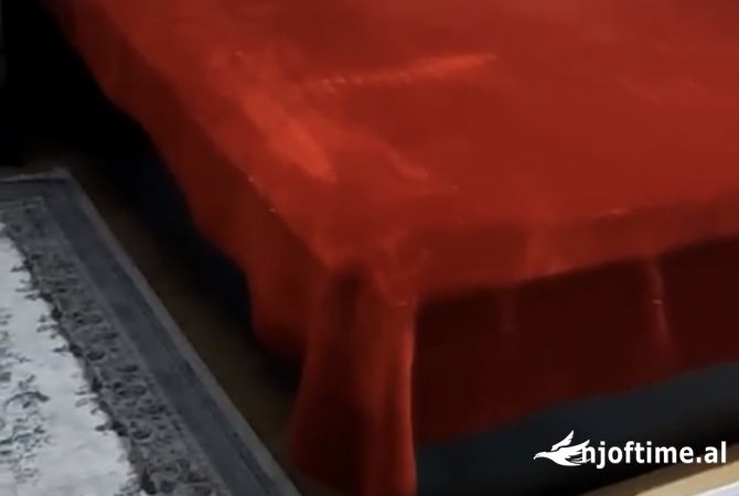 Shtepi ne shitje Apartament ne Tirane, 2+1, Mobilimi E mobiluar, Pagesa 140,000  Euro.