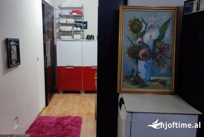 Shtepi ne shitje Apartament ne Tirane, 2+1, Mobilimi E mobiluar, Pagesa 140,000  Euro.