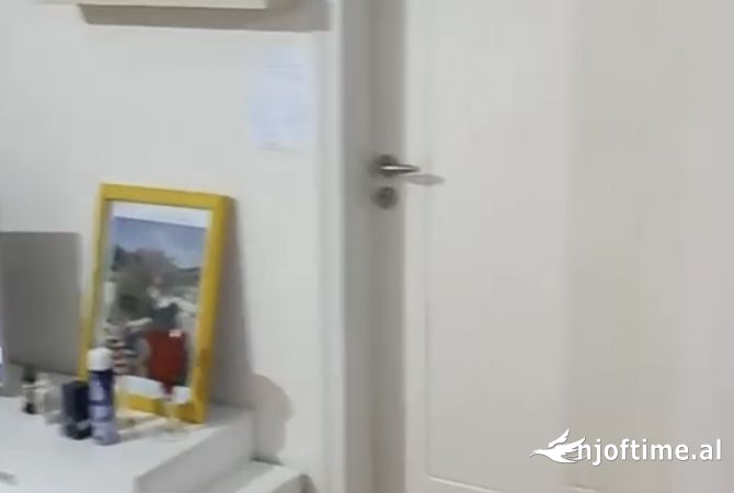 Shtepi ne shitje Apartament ne Tirane, 2+1, Mobilimi E mobiluar, Pagesa 140,000  Euro.