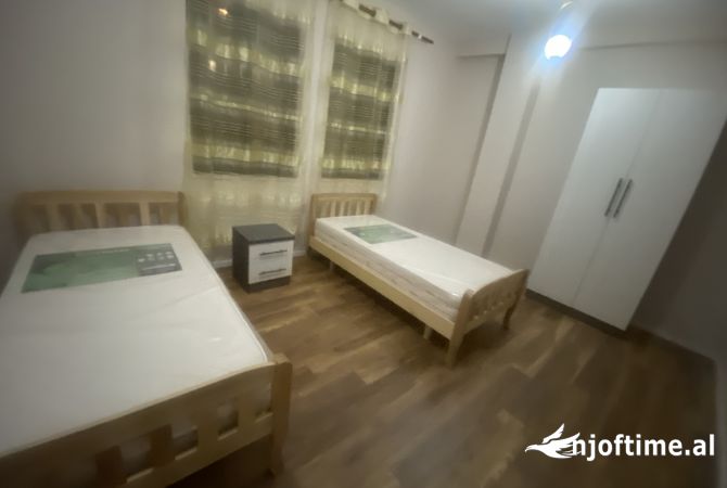 Shtepi me qera Apartament ne Tirane, 2+1, Mobilimi E mobiluar, Pagesa 650  Euro.