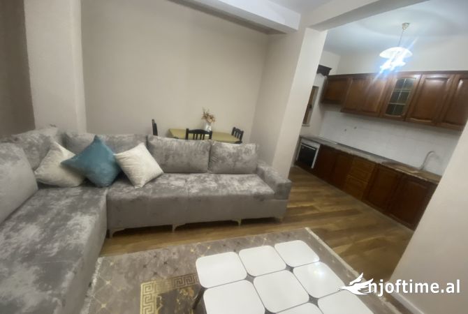 Shtepi me qera 2+1 ne Tirane - 650 Euro