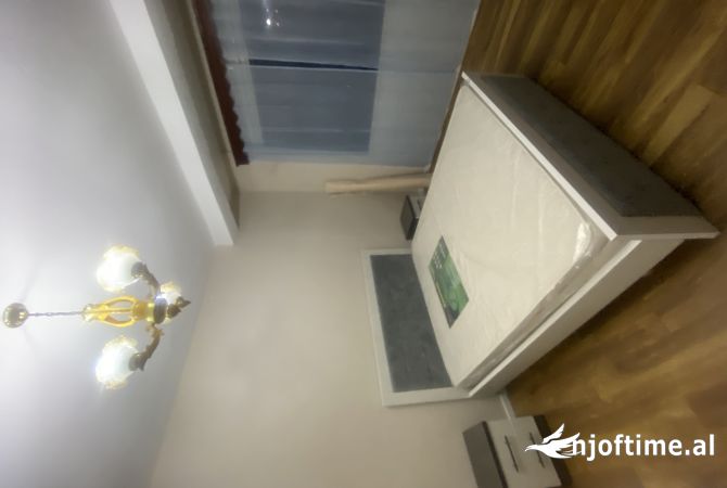 Shtepi me qera Apartament ne Tirane, 2+1, Mobilimi E mobiluar, Pagesa 650  Euro.