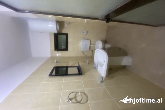 Shtepi me qera 2+1 ne Tirane - 650 Euro