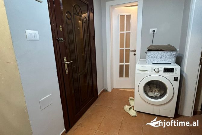Shtepi ne shitje Apartament ne Tirane, 2+1, Mobilimi E mobiluar, Pagesa 92,000  Euro.