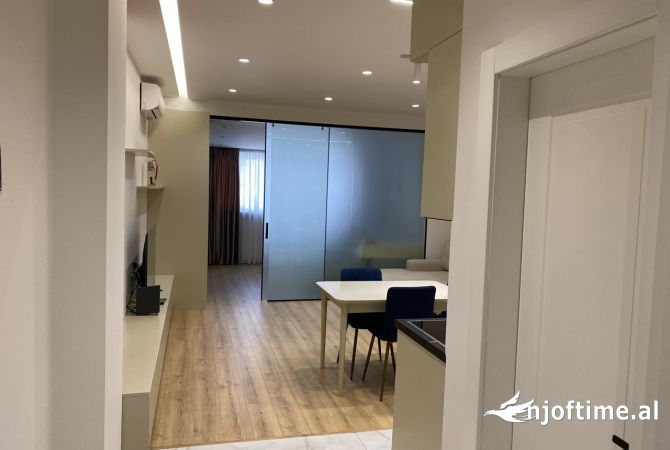 Shtepi me qera Apartament ne Tirane, 1+1, Mobilimi E mobiluar, Pagesa 50,000  Leke.