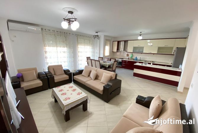 Shtepi me qera 4+1 ne Tirane - 800 Euro