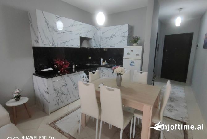 Shtepi me qera Apartament ne Tirane, 1+1, Mobilimi E mobiluar, Pagesa 450  Euro.