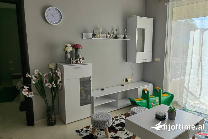 Shtepi me qera Apartament ne Tirane, 1+1, Mobilimi E mobiluar, Pagesa 450  Euro.