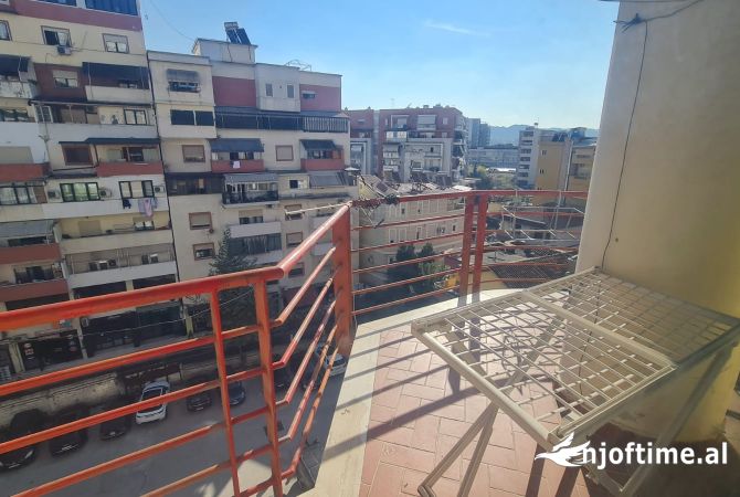 Shtepi me qera 2+1 ne Tirane - 450 Euro