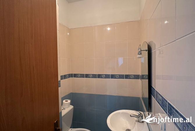 Shtepi me qera 2+1 ne Tirane - 400 Euro