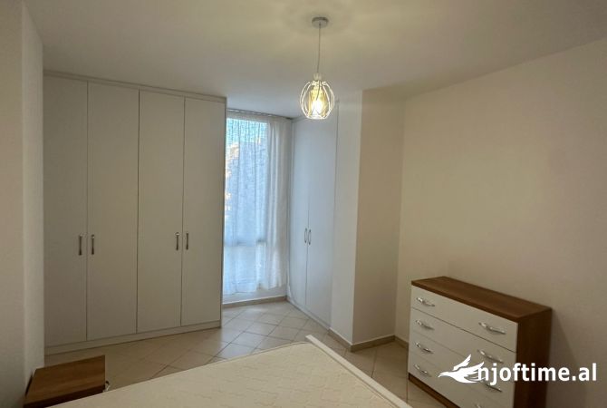 Shtepi me qera 2+1 ne Tirane - 400 Euro