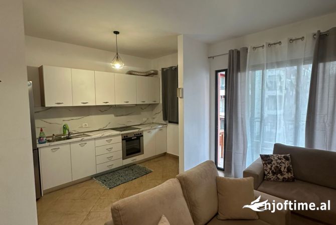Shtepi me qera 2+1 ne Tirane - 400 Euro