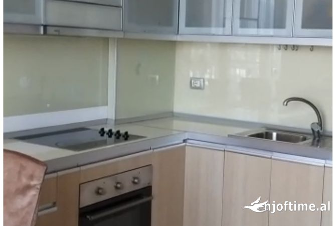 Shtepi me qera Apartament ne Tirane, 1+1, Mobilimi E mobiluar, Pagesa 500  Euro.