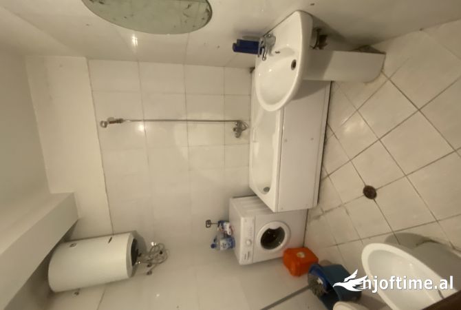 Shtepi me qera 2+1 ne Tirane - 400 Euro