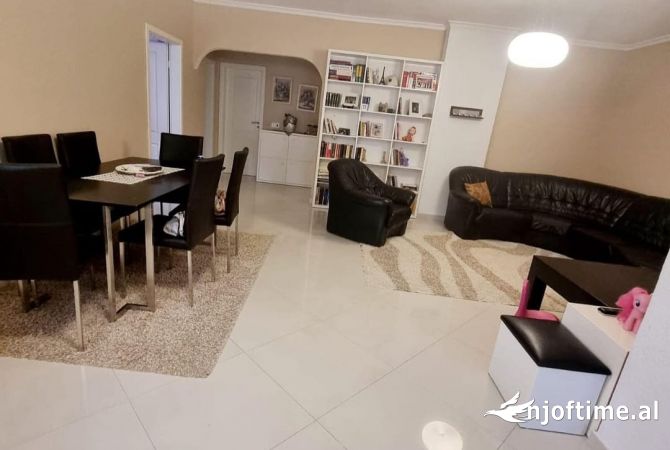 Shtepi me qera 3+1 ne Tirane - 800 Euro
