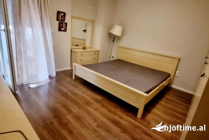 Shtepi me qera 3+1 ne Tirane - 800 Euro