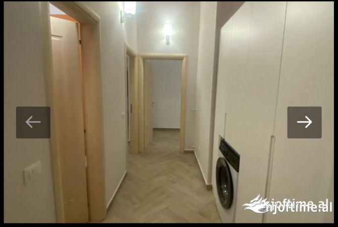 Shtepi me qera Penthose(kati i fundit panoramik) ne Tirane, 2+1, Mobilimi E mobiluar, Pagesa 800  Euro.