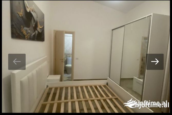 Shtepi me qera Penthose(kati i fundit panoramik) ne Tirane, 2+1, Mobilimi E mobiluar, Pagesa 800  Euro.