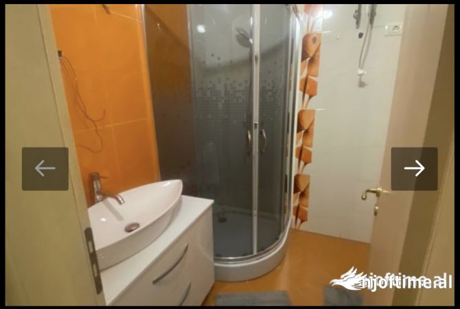 Shtepi me qera Penthose(kati i fundit panoramik) ne Tirane, 2+1, Mobilimi E mobiluar, Pagesa 800  Euro.