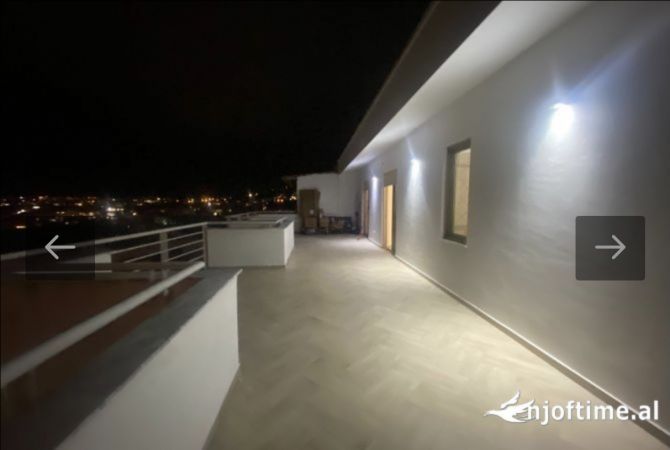 Shtepi me qera Penthose(kati i fundit panoramik) ne Tirane, 2+1, Mobilimi E mobiluar, Pagesa 800  Euro.