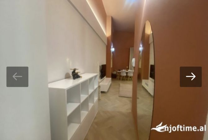 Shtepi me qera Penthose(kati i fundit panoramik) ne Tirane, 2+1, Mobilimi E mobiluar, Pagesa 800  Euro.