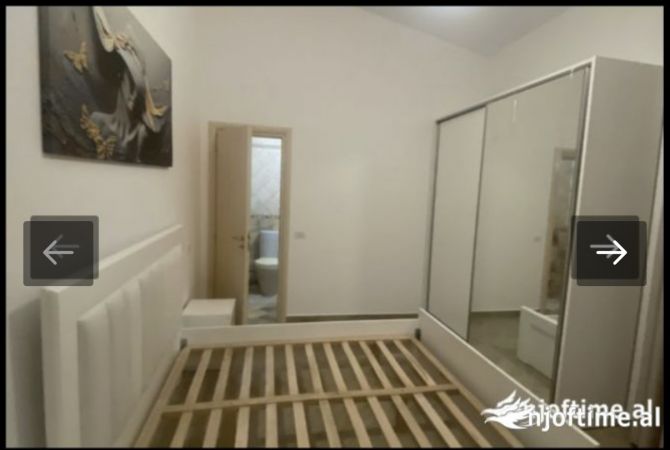 Shtepi me qera Penthose(kati i fundit panoramik) ne Tirane, 2+1, Mobilimi E mobiluar, Pagesa 800  Euro.