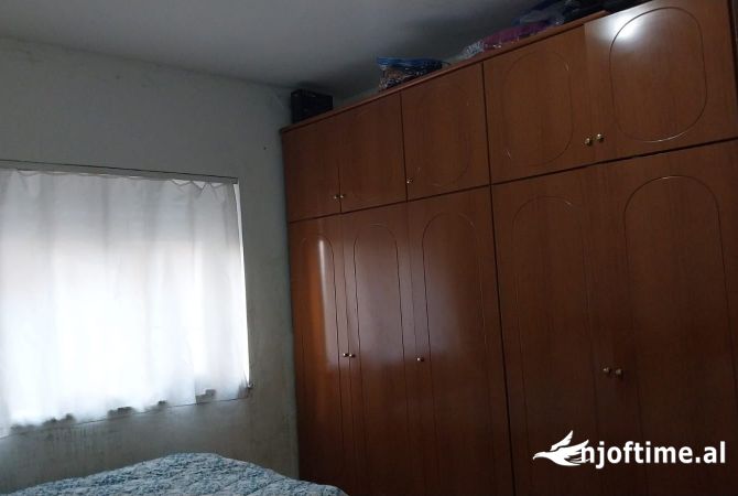 Shtepi me qera Apartament ne Tirane, 2+1, Mobilimi E mobiluar, Pagesa 450  Euro.
