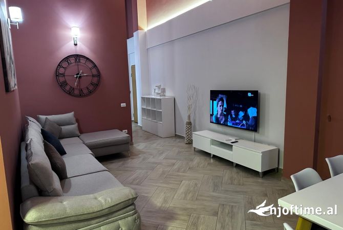 Shtepi me qera 2+1 ne Tirane - 800 Euro