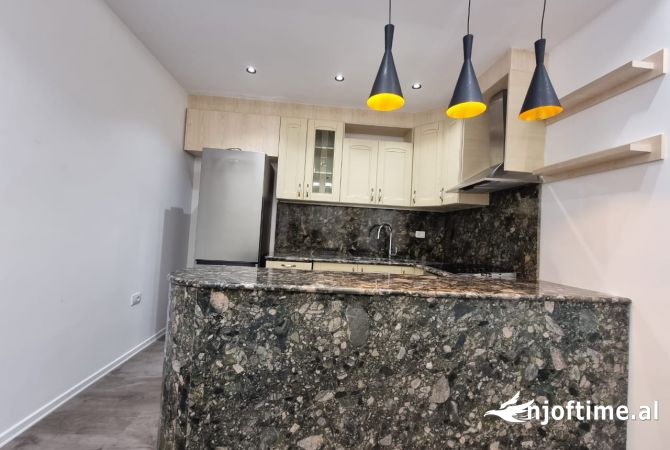 Shtepi me qera Apartament ne Tirane, 2+1, Mobilimi E mobiluar, Pagesa 600  Euro.