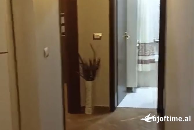 Shtepi me qera Apartament ne Tirane, 2+1, Mobilimi E mobiluar, Pagesa 700  Euro.