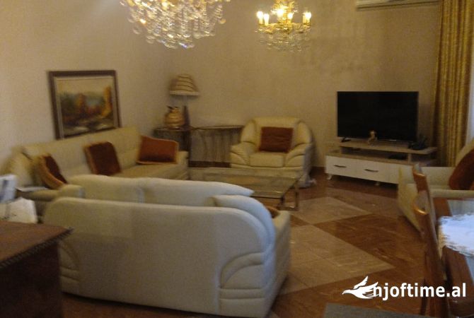 Shtepi me qera Apartament ne Tirane, 2+1, Mobilimi E mobiluar, Pagesa 700  Euro.