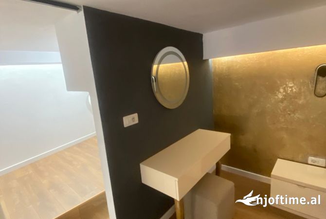 Shtepi ne shitje Duplex(shtepi me 2 kate) ne Tirane, 2+1, Mobilimi E mobiluar, Pagesa 140,000  Euro.