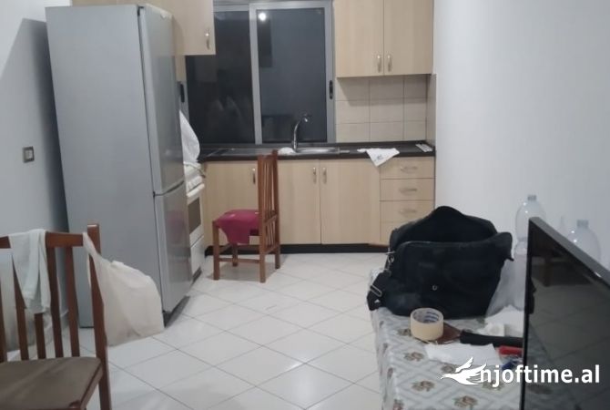 Shtepi me qera Apartament ne Tirane, 1+1, Mobilimi E mobiluar, Pagesa 35,000  Leke.