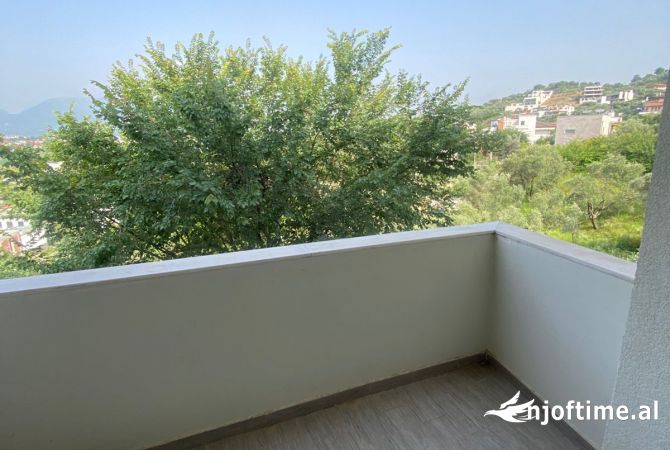 Shtepi ne shitje Apartament ne Tirane, 2+1, Mobilimi E mobiluar, Pagesa 195,000  Euro.