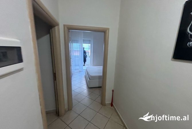 Shtepi me qera Apartament ne Tirane, 1+1, Mobilimi E mobiluar, Pagesa 400  Euro.
