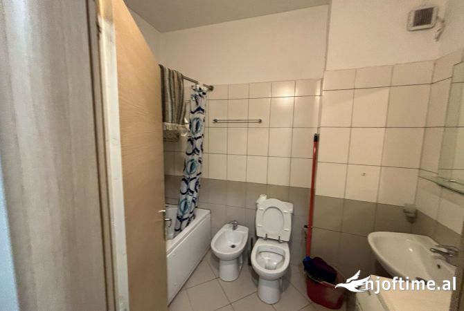 Shtepi me qera Apartament ne Tirane, 1+1, Mobilimi E mobiluar, Pagesa 400  Euro.