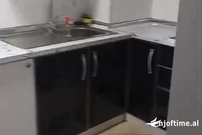 Shtepi me qera Apartament ne Tirane, 2+1, Mobilimi E mobiluar, Pagesa 600  Euro.