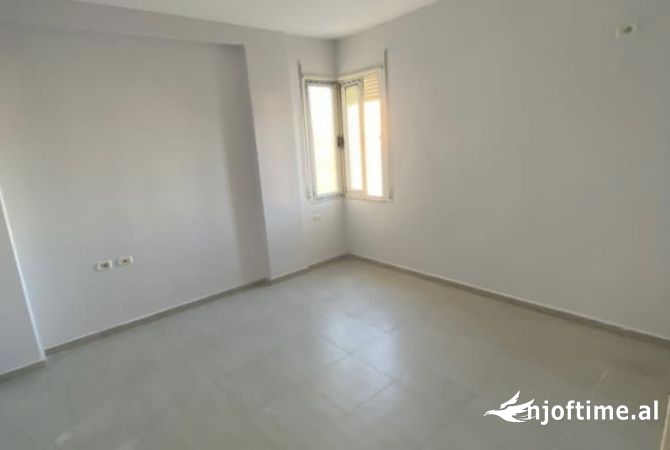Shtepi me qera 2+1 ne Tirane - 450 Euro